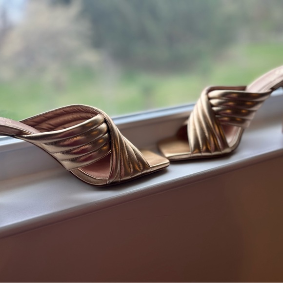 Shoes - Picture 4 of 6